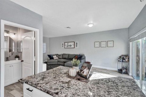 Townhouse in Cutler Bay, Florida 3 bedrooms, 120.31 sq.m. № 2026813 - photo 11