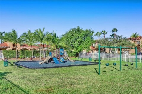 Townhouse in Cutler Bay, Florida 3 bedrooms, 120.31 sq.m. № 2026813 - photo 27