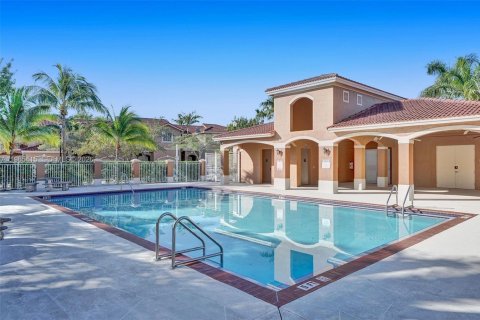 Townhouse in Cutler Bay, Florida 3 bedrooms, 120.31 sq.m. № 2026813 - photo 29