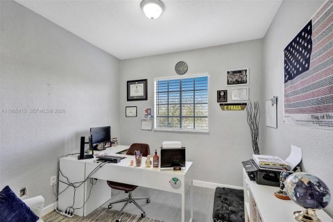 Townhouse in Cutler Bay, Florida 3 bedrooms, 120.31 sq.m. № 2026813 - photo 24