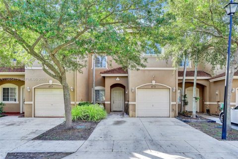 Townhouse in Cutler Bay, Florida 3 bedrooms, 120.31 sq.m. № 2026813 - photo 2