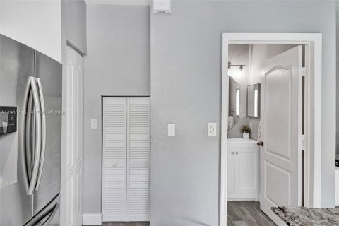 Townhouse in Cutler Bay, Florida 3 bedrooms, 120.31 sq.m. № 2026813 - photo 13