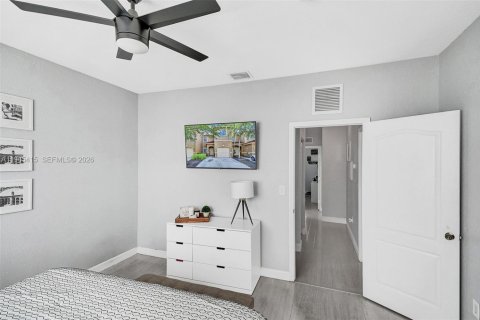 Townhouse in Cutler Bay, Florida 3 bedrooms, 120.31 sq.m. № 2026813 - photo 19