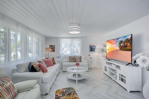 Купить виллу или дом в Сарасота, Флорида 7 комнат, 67.35м2, № 1747728 - фото 12