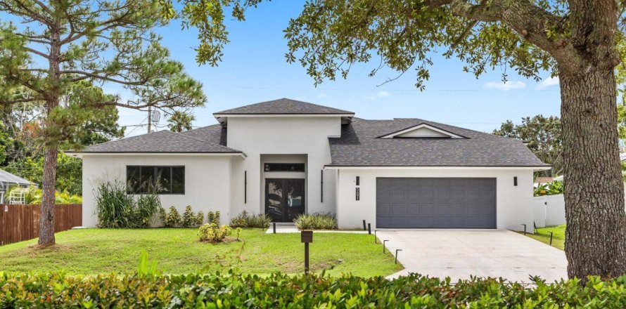 House in Port St. Lucie, Florida 3 bedrooms, 235.14 sq.m. № 2365373
