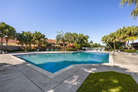 Casa en venta en Cutler Bay, Florida, 3 dormitorios, 153.1 m2 № 1971065 - foto 15