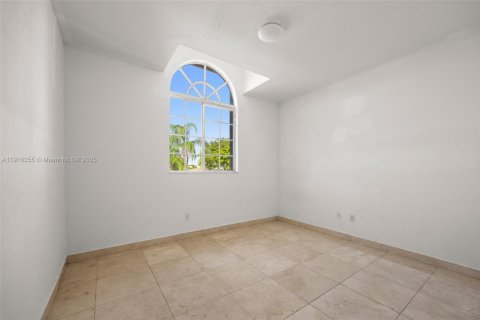 Casa en venta en Cutler Bay, Florida, 3 dormitorios, 153.1 m2 № 1971065 - foto 8