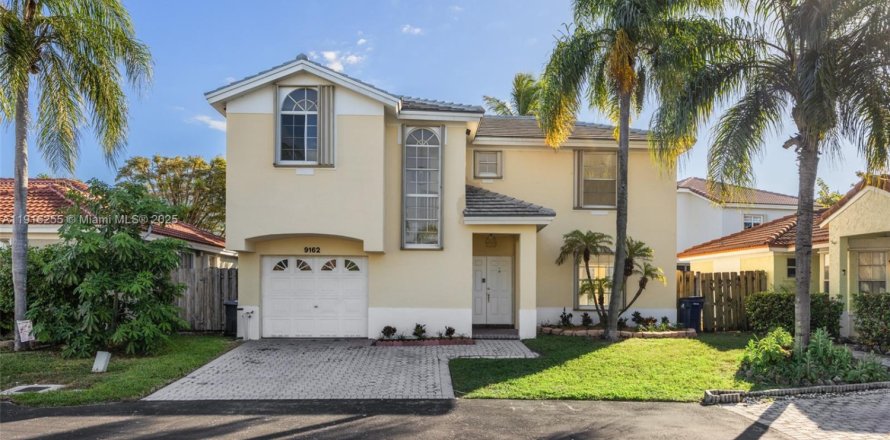 Casa en Cutler Bay, Florida 3 dormitorios, 153.1 m2 № 1971065