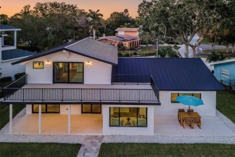 Villa ou maison à vendre à Palm Harbor, Floride: 5 chambres, 236.44 m2 № 2220553 - photo 2