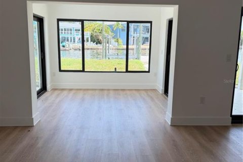 Villa ou maison à vendre à Palm Harbor, Floride: 5 chambres, 236.44 m2 № 2220553 - photo 4