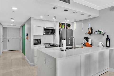 Купить кондоминиум в Халландейл-Бич, Флорида 2 спальни, 100.89м2, № 1860578 - фото 23
