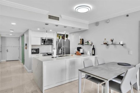 Купить кондоминиум в Халландейл-Бич, Флорида 2 спальни, 100.89м2, № 1860578 - фото 22