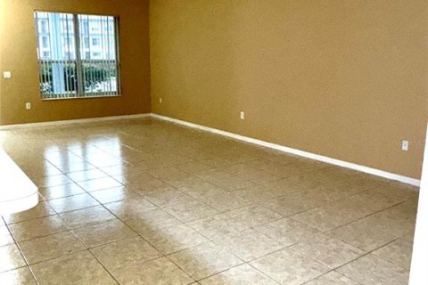 Condominio en venta en Kissimmee, Florida, 2 dormitorios, 137.87 m2 № 1679010 - foto 5