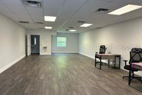 Propiedad comercial en alquiler en Oviedo, Florida, 89.37 m2 № 1851593 - foto 4