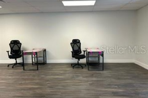 Propiedad comercial en alquiler en Oviedo, Florida, 89.37 m2 № 1851593 - foto 6