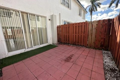 Touwnhouse à louer à Doral, Floride: 3 chambres, 152.55 m2 № 1985941 - photo 11