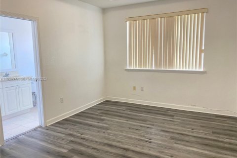 Touwnhouse à louer à Doral, Floride: 3 chambres, 152.55 m2 № 1985941 - photo 6