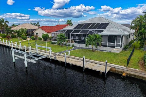 Villa ou maison à vendre à Punta Gorda, Floride: 3 chambres, 225.29 m2 № 2429185 - photo 4