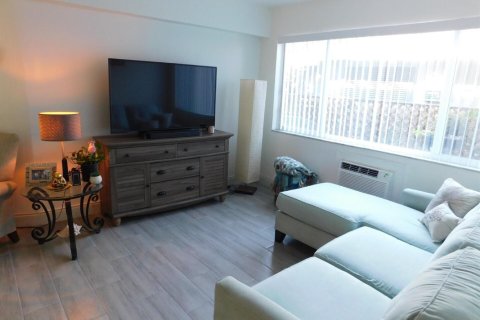 Copropriété à louer à Fort Lauderdale, Floride: 1 chambre, 77.2 m2 № 2439173 - photo 4