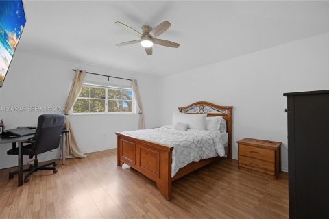 Touwnhouse à louer à Miramar, Floride: 3 chambres, 121.14 m2 № 2385032 - photo 24