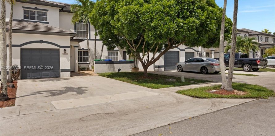 Touwnhouse à Miramar, Floride 3 chambres, 121.14 m2 № 2385032