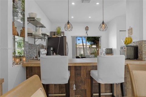 Touwnhouse à louer à Miramar, Floride: 3 chambres, 121.14 m2 № 2385032 - photo 8