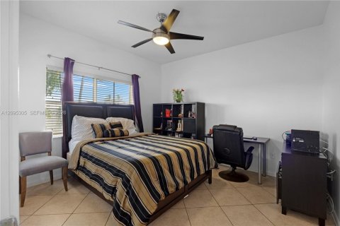 Touwnhouse à louer à Miramar, Floride: 3 chambres, 121.14 m2 № 2385032 - photo 16