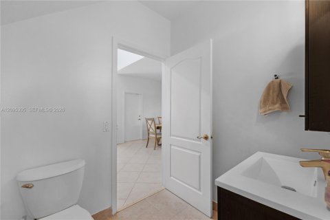 Touwnhouse à louer à Miramar, Floride: 3 chambres, 121.14 m2 № 2385032 - photo 14