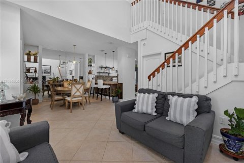 Touwnhouse à louer à Miramar, Floride: 3 chambres, 121.14 m2 № 2385032 - photo 4