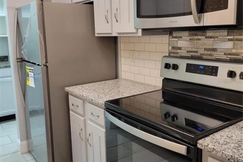 Apartment in Tavares, Florida 2 bedrooms, 102.56 sq.m. № 2207683 - photo 15