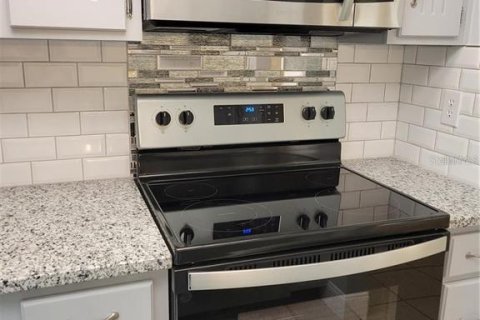 Apartment in Tavares, Florida 2 bedrooms, 102.56 sq.m. № 2207683 - photo 18