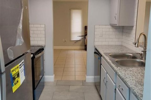 Apartment in Tavares, Florida 2 bedrooms, 102.56 sq.m. № 2207683 - photo 21