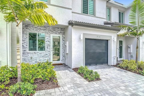 Townhouse in Homestead, Florida 3 bedrooms, 153.2 sq.m. № 1773955 - photo 2