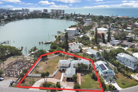 Casa en venta en Redington Beach, Florida, 4 dormitorios, 369.94 m2 № 1527186 - foto 5