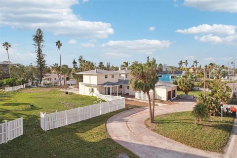 Casa en venta en Redington Beach, Florida, 4 dormitorios, 369.94 m2 № 1527186 - foto 2