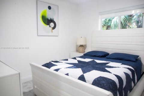 Villa ou maison à louer à El Portal, Floride: 4 chambres, 222.97 m2 № 1960040 - photo 16