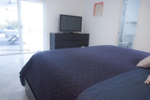 Villa ou maison à louer à El Portal, Floride: 4 chambres, 222.97 m2 № 1960040 - photo 13