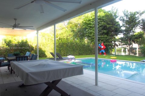 Villa ou maison à louer à El Portal, Floride: 4 chambres, 222.97 m2 № 1960040 - photo 24