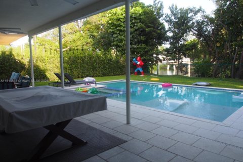 Villa ou maison à louer à El Portal, Floride: 4 chambres, 222.97 m2 № 1960040 - photo 26