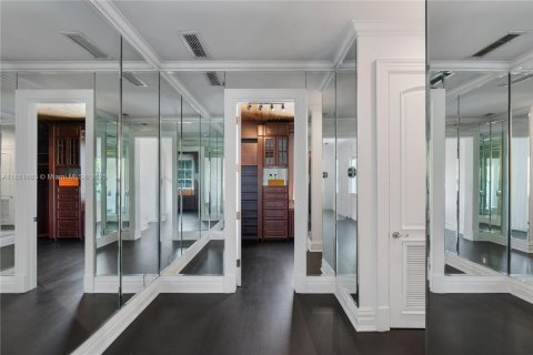 Купить виллу или дом в Корал-Гейблс, Флорида 6 спален, 877м2, № 1957627 - фото 29