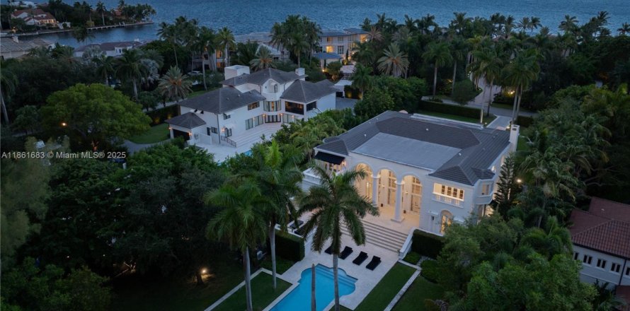 Дом в Корал-Гейблс, Флорида 6 спален, 877м2 № 1957627