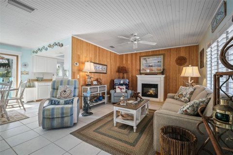Casa en venta en New Smyrna Beach, Florida, 3 dormitorios, 167.78 m2 № 1543418 - foto 9