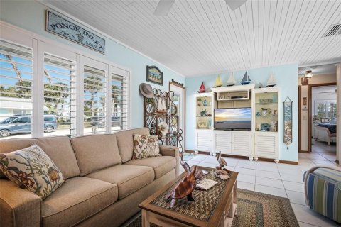 Casa en venta en New Smyrna Beach, Florida, 3 dormitorios, 167.78 m2 № 1543418 - foto 5