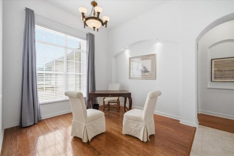 House in Spring Hill, Florida 5 bedrooms, 331.57 sq.m. № 2111850 - photo 5