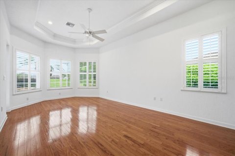 House in Spring Hill, Florida 5 bedrooms, 331.57 sq.m. № 2111850 - photo 14