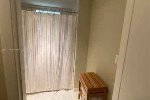 Copropriété à louer à Miami, Floride: 1 chambre, 72.46 m2 № 1945112 - photo 8