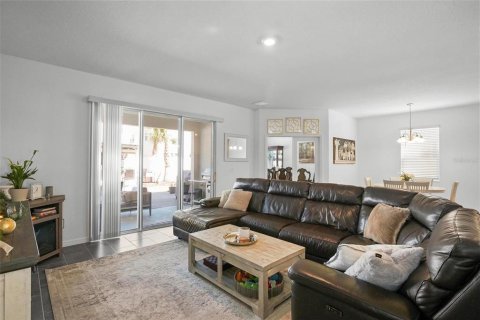 Casa en venta en DeLand, Florida, 4 dormitorios, 275.36 m2 № 1718358 - foto 6