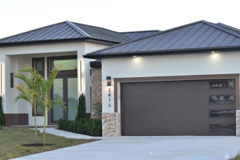 Casa en alquiler en Cape Coral, Florida, 3 dormitorios, 172.24 m2 № 2142398 - foto 3