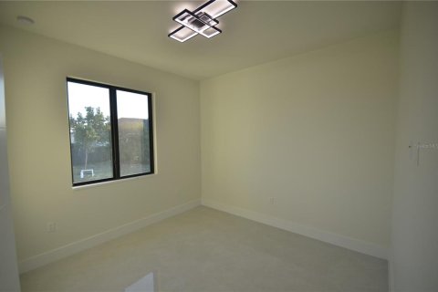 Casa en alquiler en Cape Coral, Florida, 3 dormitorios, 172.24 m2 № 2142398 - foto 11
