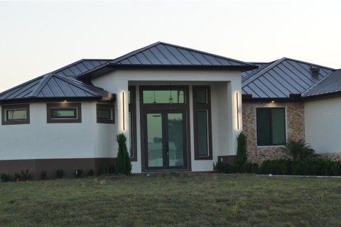 Casa en Cape Coral, Florida 3 dormitorios, 172.24 m2 № 2142398